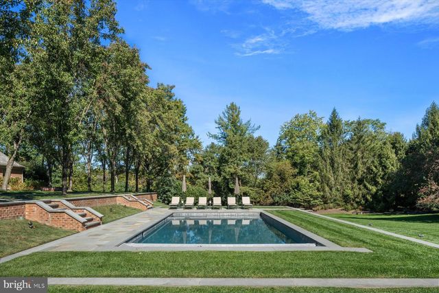 6220 SHEAFF LN, Fort Washington, PA 19034