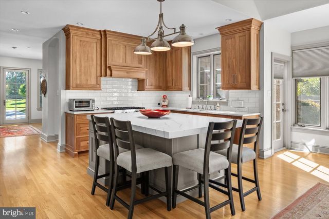 6220 SHEAFF LN, Fort Washington, PA 19034