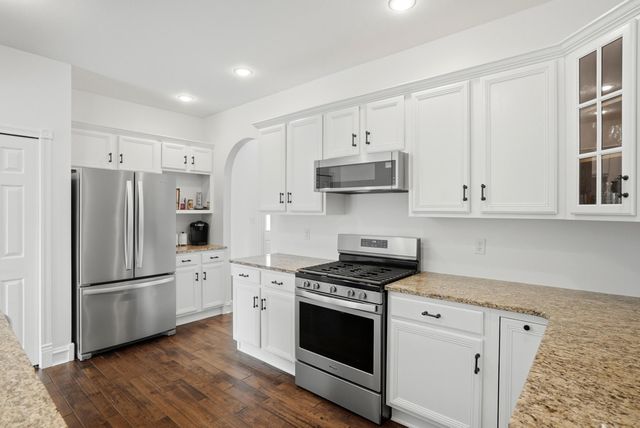 4511 REVERE CT, Columbia, MO 65203