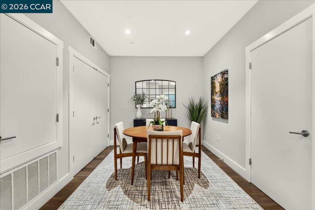 Image 10 of property listing at 1874 Bonanza St 10, Walnut Creek, CA 94596