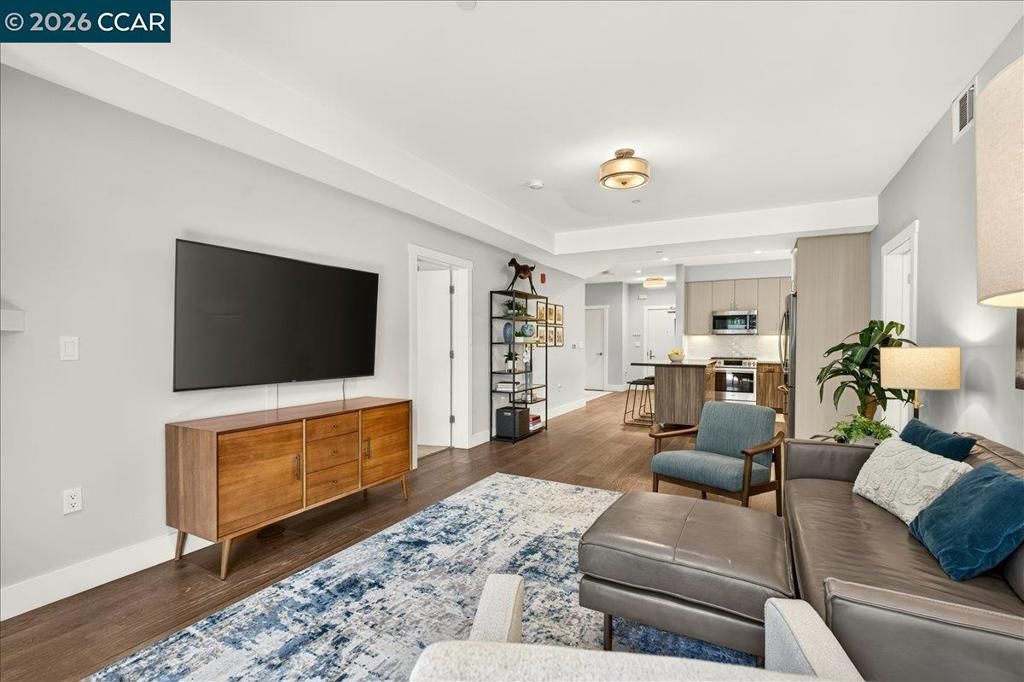Image 12 of property listing at 1874 Bonanza St 10, Walnut Creek, CA 94596