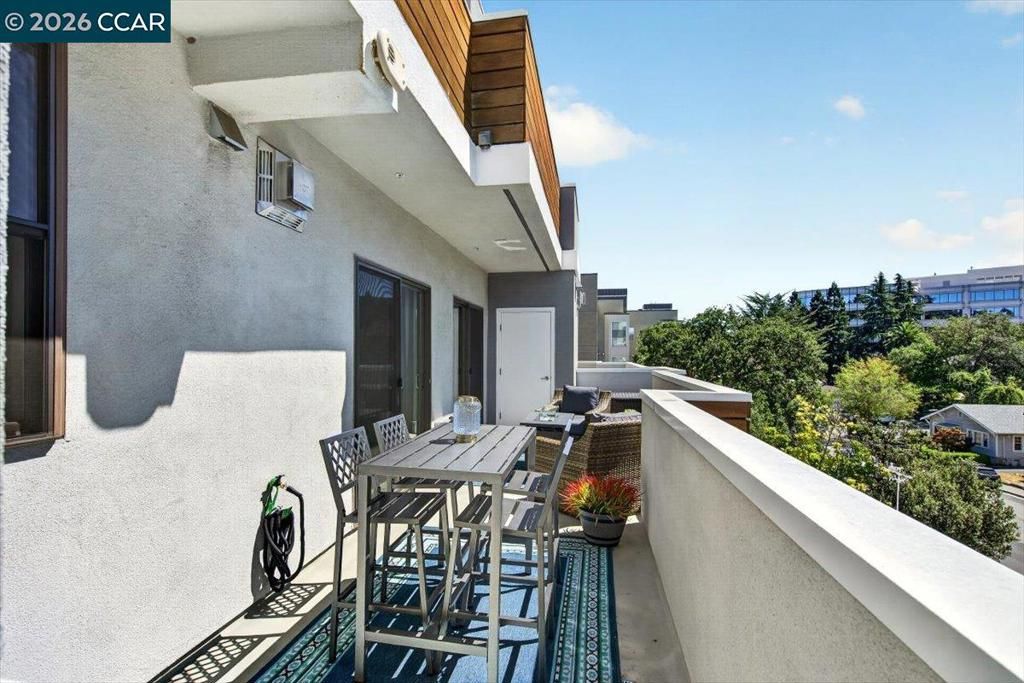 Image 32 of property listing at 1874 Bonanza St 10, Walnut Creek, CA 94596