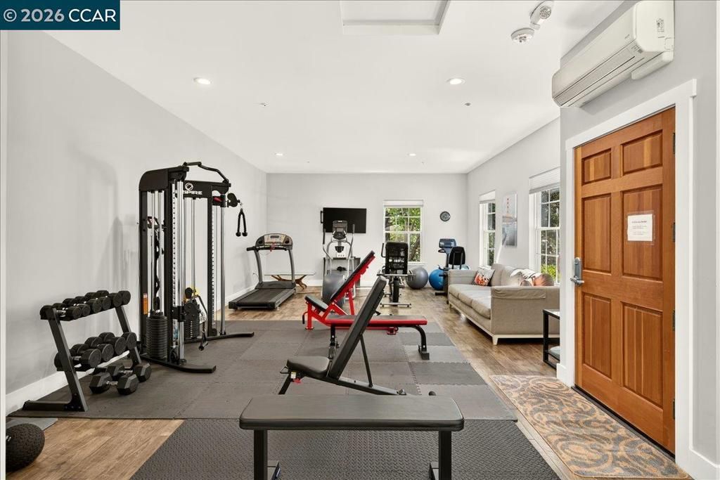 Image 33 of property listing at 1874 Bonanza St 10, Walnut Creek, CA 94596