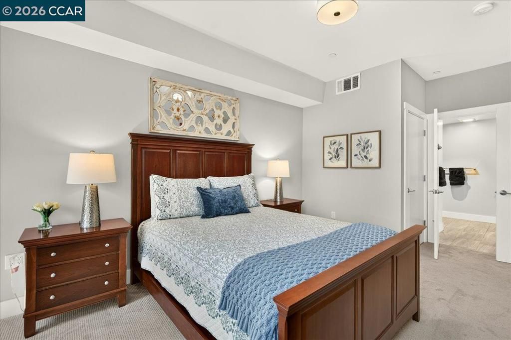 Image 4 of property listing at 1874 Bonanza St 10, Walnut Creek, CA 94596