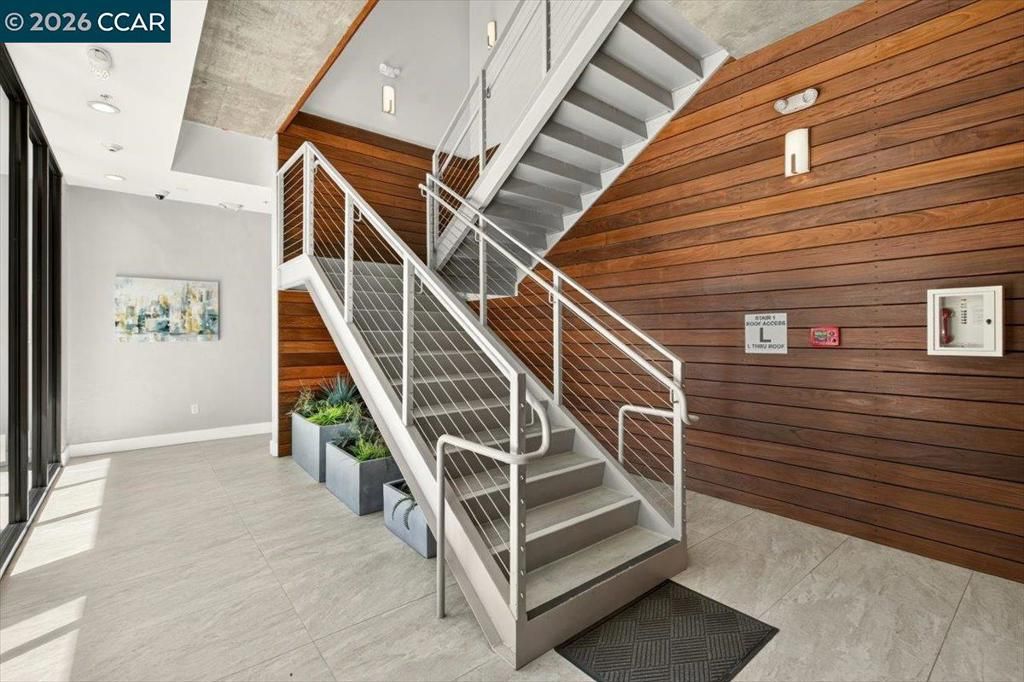 Image 7 of property listing at 1874 Bonanza St 10, Walnut Creek, CA 94596