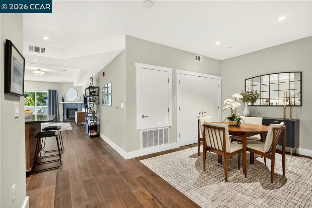 Image 9 of property listing at 1874 Bonanza St 10, Walnut Creek, CA 94596