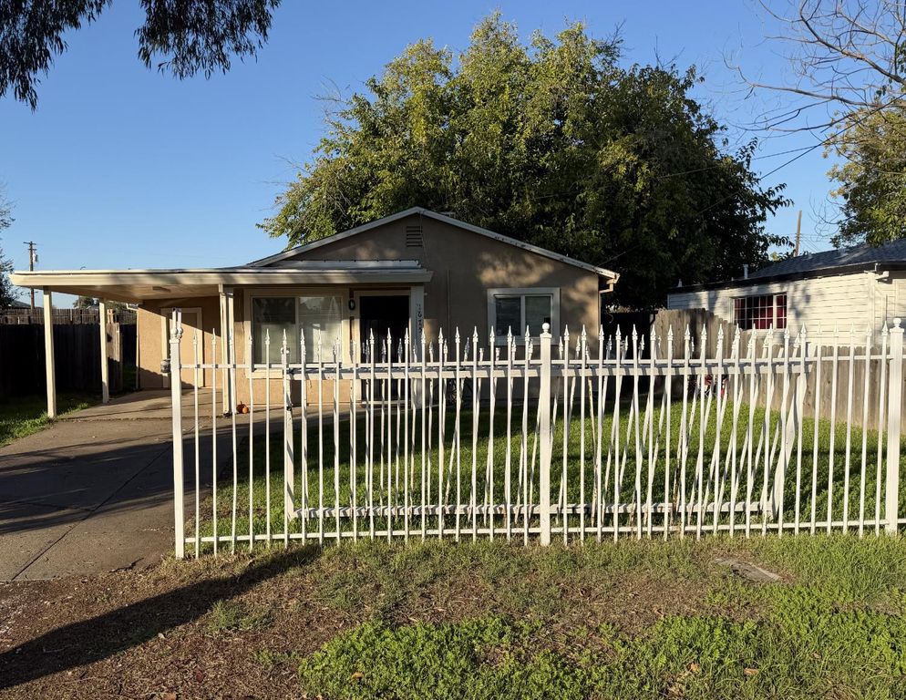 1675 Glenrose Ave, Sacramento, CA 95815