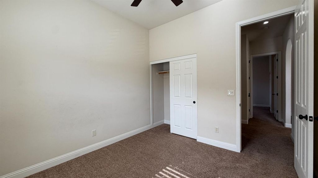 Image 16 of property listing at 11323 N Via Ventana Way, Fresno, CA 93730