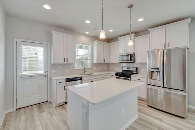 12101 CORSICANA TRL, Manor, TX 78653
