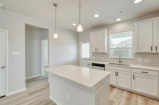 12101 CORSICANA TRL, Manor, TX 78653
