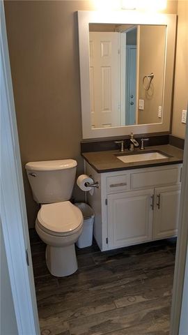 324 NE Woodbury Drive, Lee's Summit, MO 64086