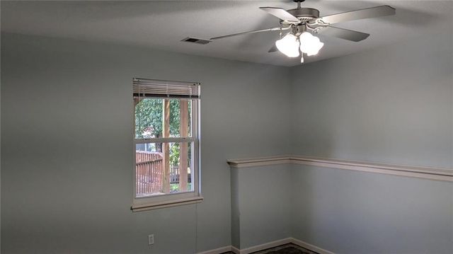 324 NE Woodbury Drive, Lee's Summit, MO 64086