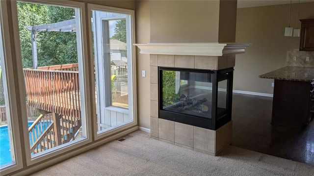324 NE Woodbury Drive, Lee's Summit, MO 64086