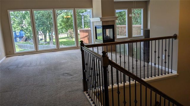 324 NE Woodbury Drive, Lee's Summit, MO 64086