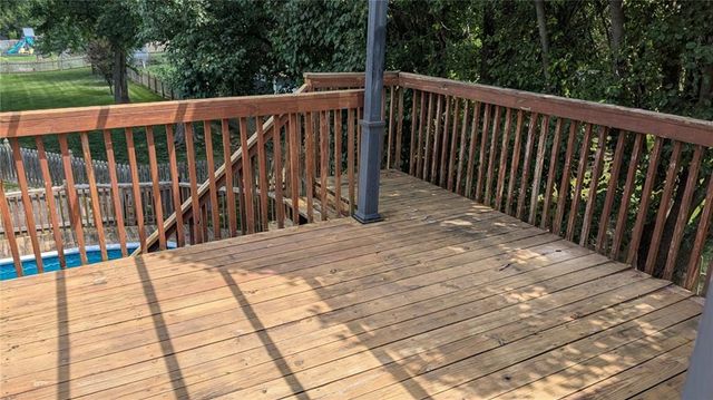 324 NE Woodbury Drive, Lee's Summit, MO 64086