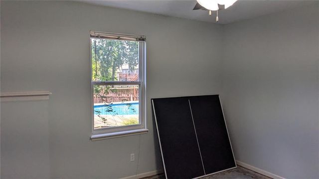 324 NE Woodbury Drive, Lee's Summit, MO 64086