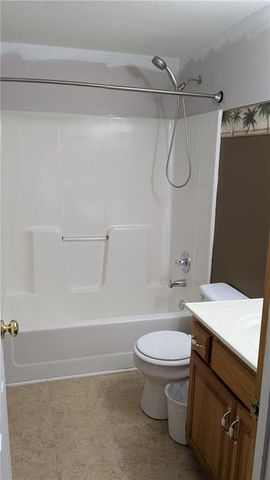 324 NE Woodbury Drive, Lee's Summit, MO 64086