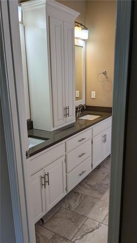324 NE Woodbury Drive, Lee's Summit, MO 64086