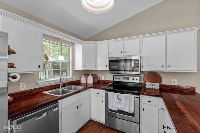 1270 Barron Road, Keithville, LA 71047