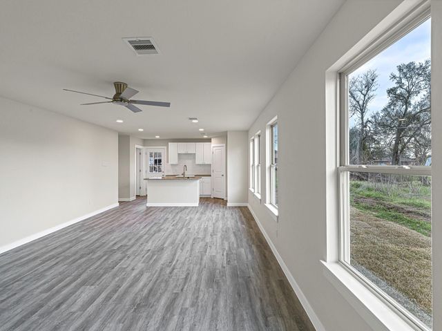 1010 4th Street, Hempstead, TX 77445