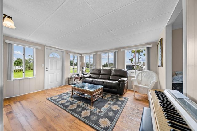 136 LAKEVIEW DR. DRIVE, Palmetto, FL 34221