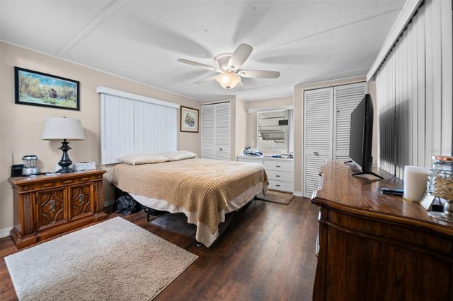 136 LAKEVIEW DR. DRIVE, Palmetto, FL 34221