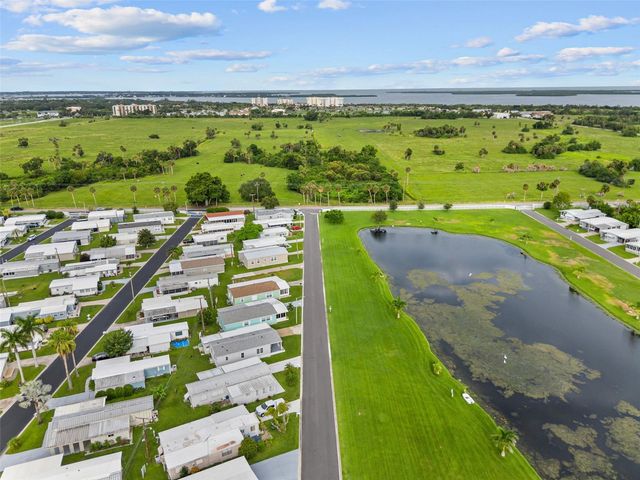 136 LAKEVIEW DR. DRIVE, Palmetto, FL 34221