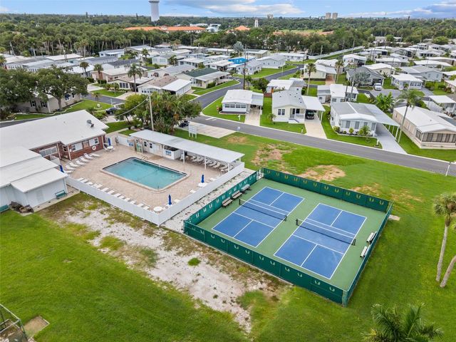 136 LAKEVIEW DR. DRIVE, Palmetto, FL 34221