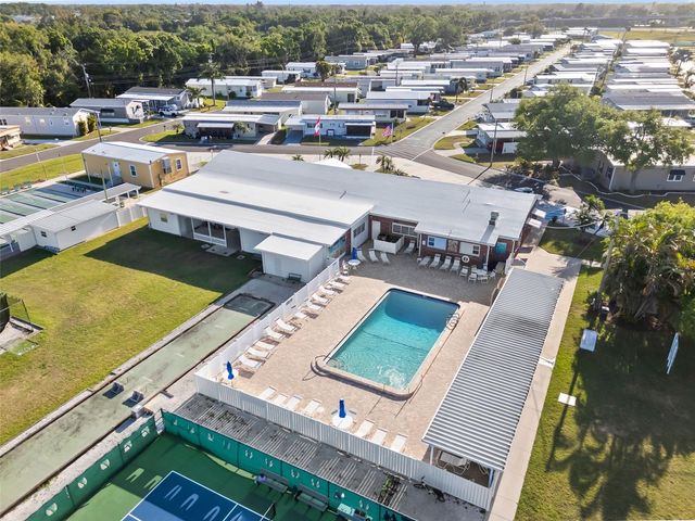 136 LAKEVIEW DR. DRIVE, Palmetto, FL 34221