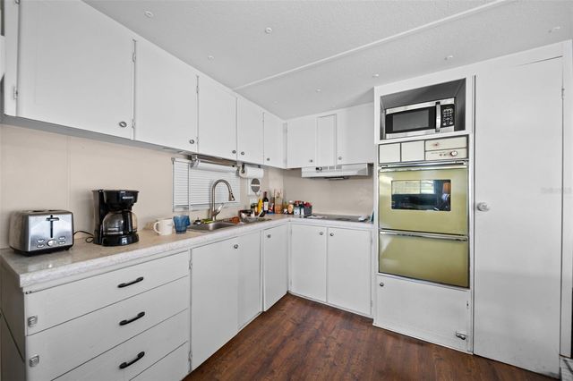 136 LAKEVIEW DR. DRIVE, Palmetto, FL 34221