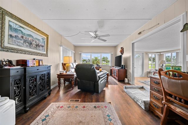 136 LAKEVIEW DR. DRIVE, Palmetto, FL 34221