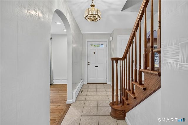 193 Dessa Drive, Hamden, CT 06517
