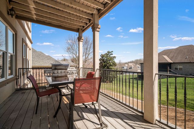 528 Ridgecrest Ln, Lebanon, TN 37087