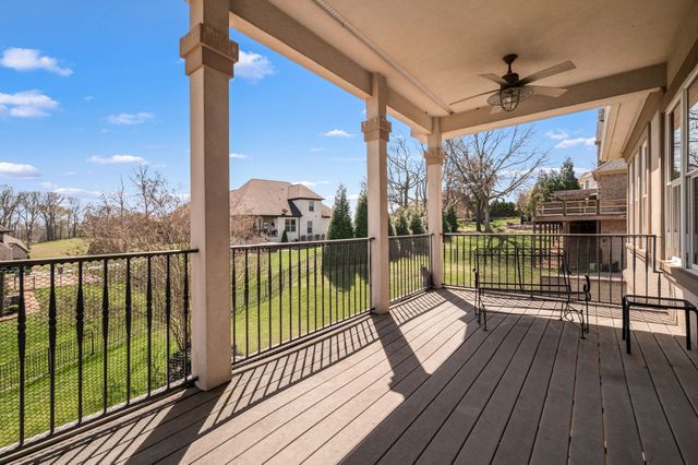 528 Ridgecrest Ln, Lebanon, TN 37087