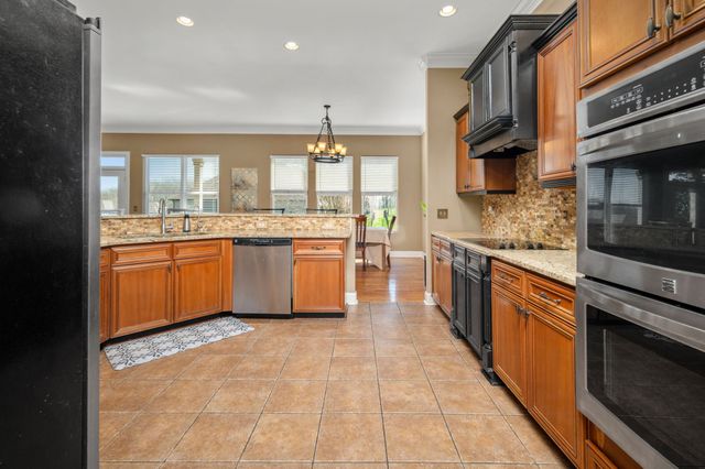 528 Ridgecrest Ln, Lebanon, TN 37087