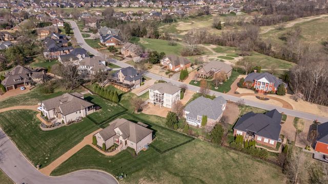 528 Ridgecrest Ln, Lebanon, TN 37087