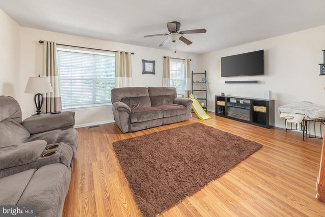 1024 MOORE RD, West Deptford, NJ 08086
