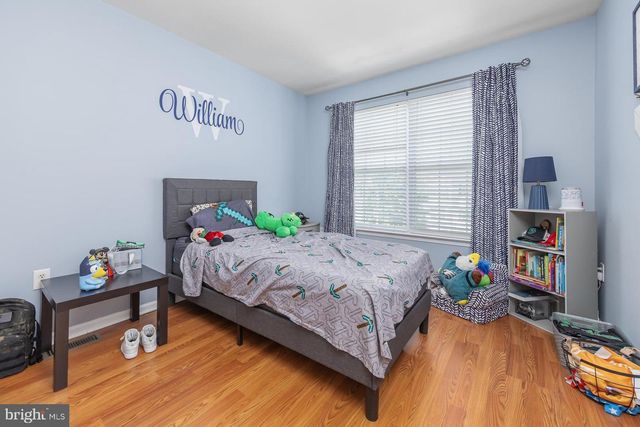 1024 MOORE RD, West Deptford, NJ 08086