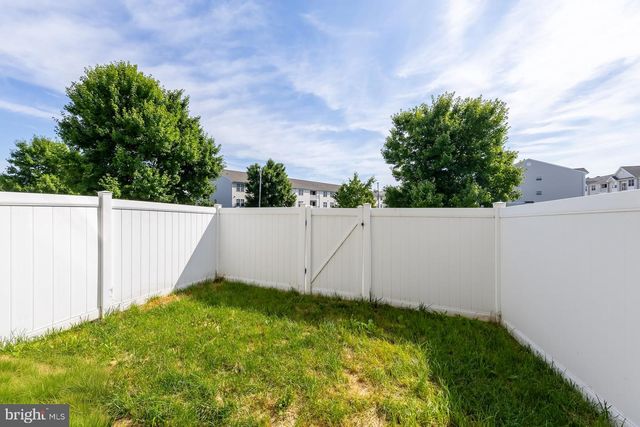 1024 MOORE RD, West Deptford, NJ 08086