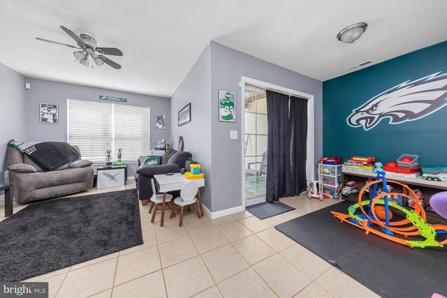 1024 MOORE RD, West Deptford, NJ 08086