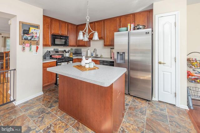 1024 MOORE RD, West Deptford, NJ 08086