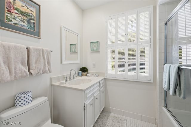 2700 Lantern LN, Naples, FL 34102