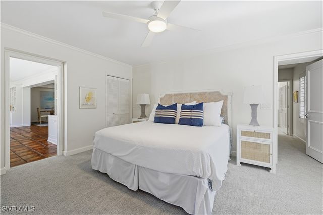 2700 Lantern LN, Naples, FL 34102