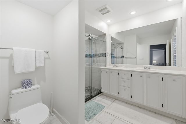 2700 Lantern LN, Naples, FL 34102