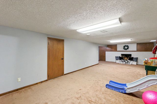 3808 W Cornelison St, Wichita, KS 67203