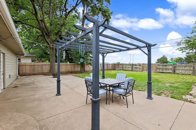 3808 W Cornelison St, Wichita, KS 67203