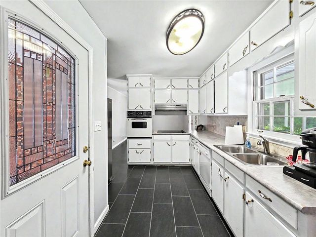 2930 Alan Drive SW, Marietta, GA 30064