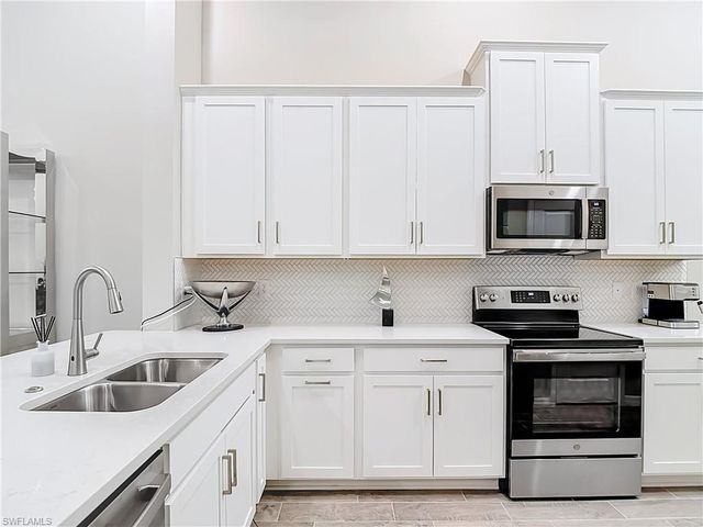 11841 Venetian Lagoon DR 203, Fort Myers, FL 33913