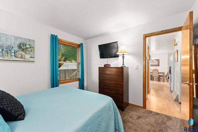 2800 E 18th St Street, Sioux Falls, SD 57103