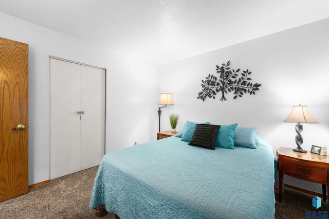 2800 E 18th St Street, Sioux Falls, SD 57103